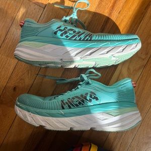 HOKA BONDI 7 SIZE 7.5 WOMANS